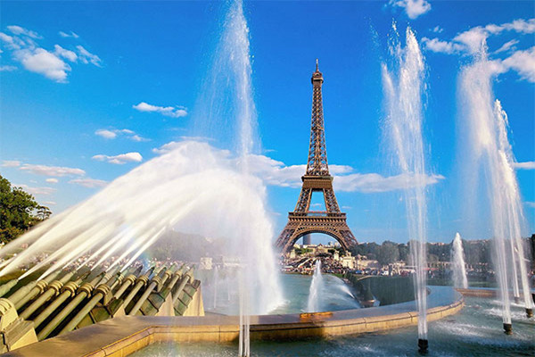 Commercial value and artistic function of musical fountain