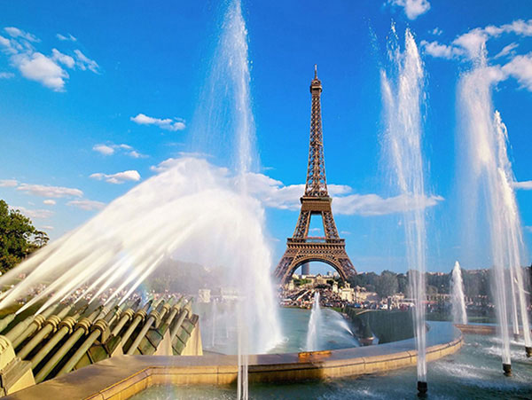 Fountain Can Moisten The Ambient Air And Reduce Dust