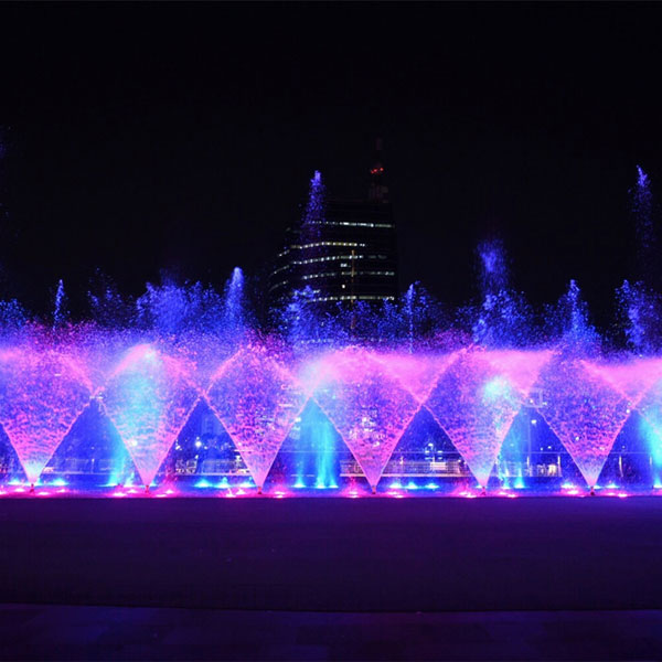 How does a musical fountain work