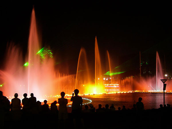 How To Clean & Maintain Outdoor Musical Fountains