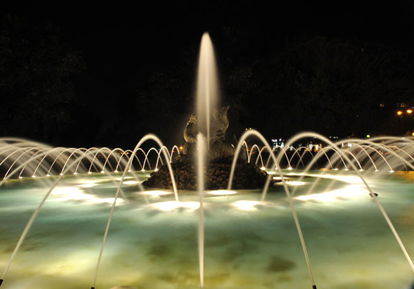 New Lake Spotlight LED Technology For Musical Fountain Lighting