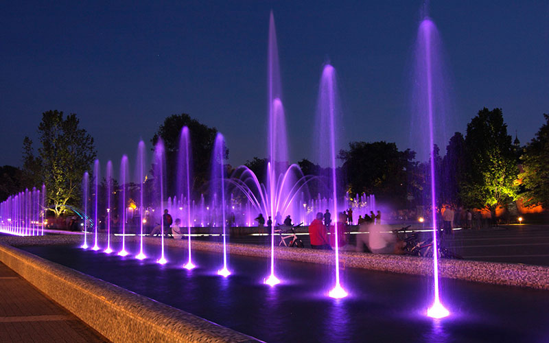 New Lake Spotlight LED Technology For Musical Fountain Lighting