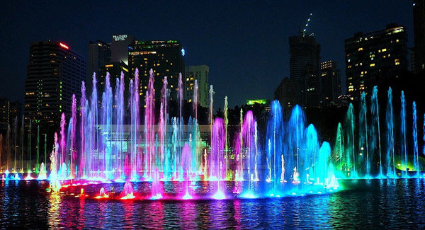 The musical fountain on Slavija starts working