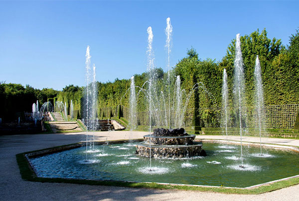 The Symbolic Meaning of a Water Musical Fountain