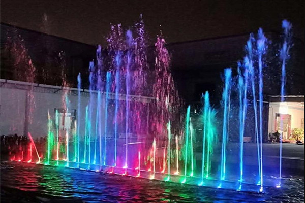 What are the important parts of the musical fountain