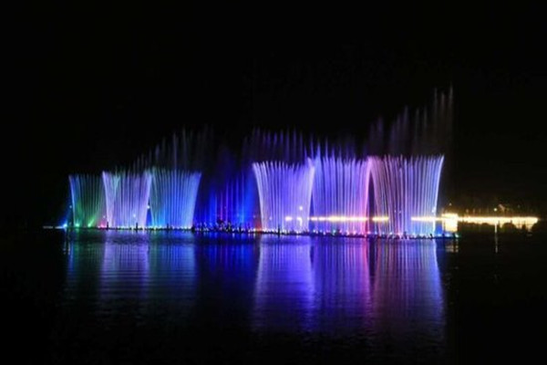 What factors affect the price of musical fountain