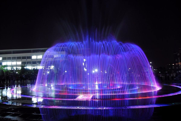 What factors affect the price of musical fountain